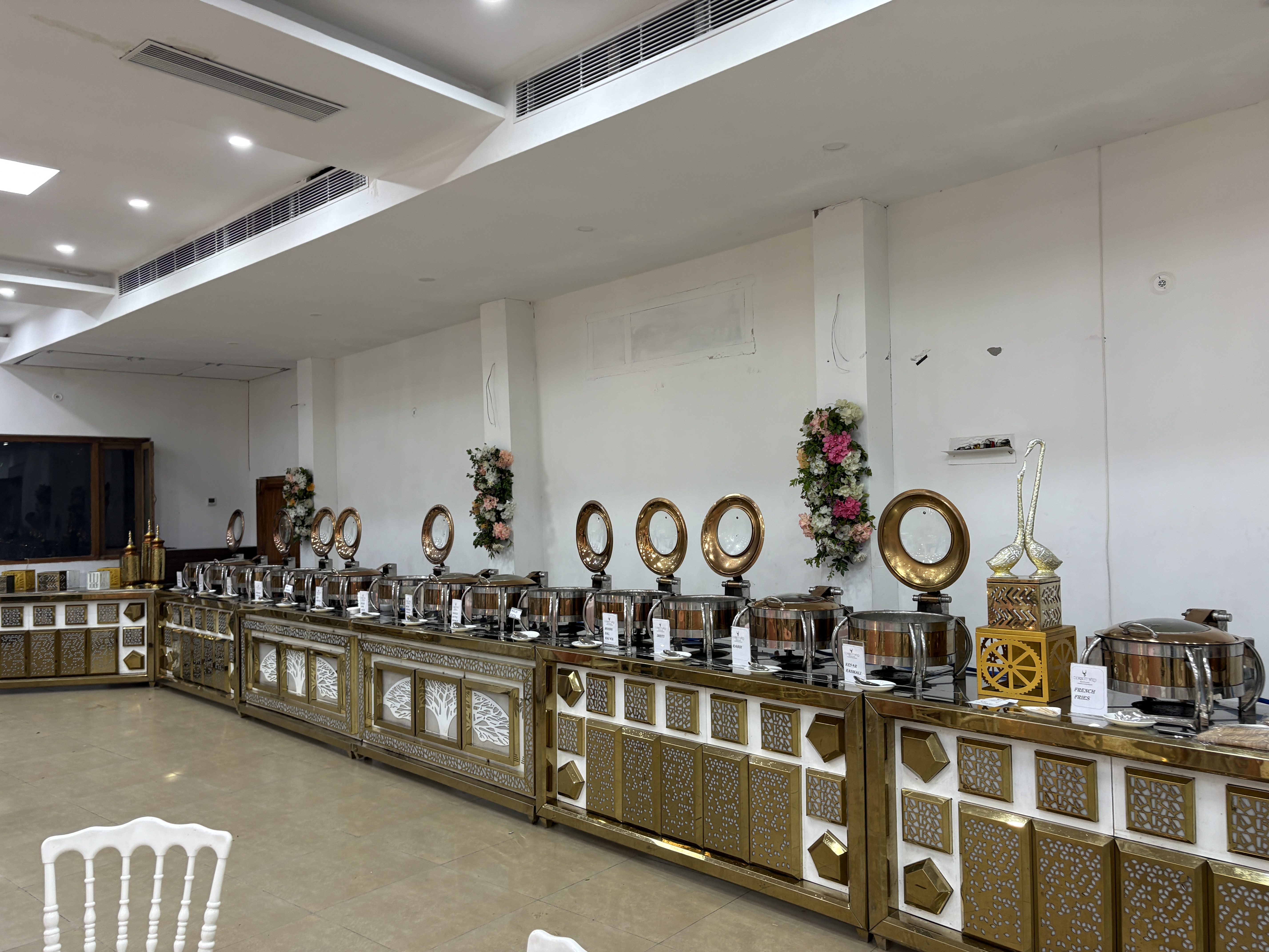 Indoor wedding decor photo at Corbett Wild Resort
